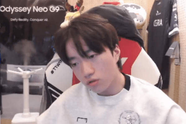 Keria shares about being harassed by a fangirl, and it seems the situation is repeating