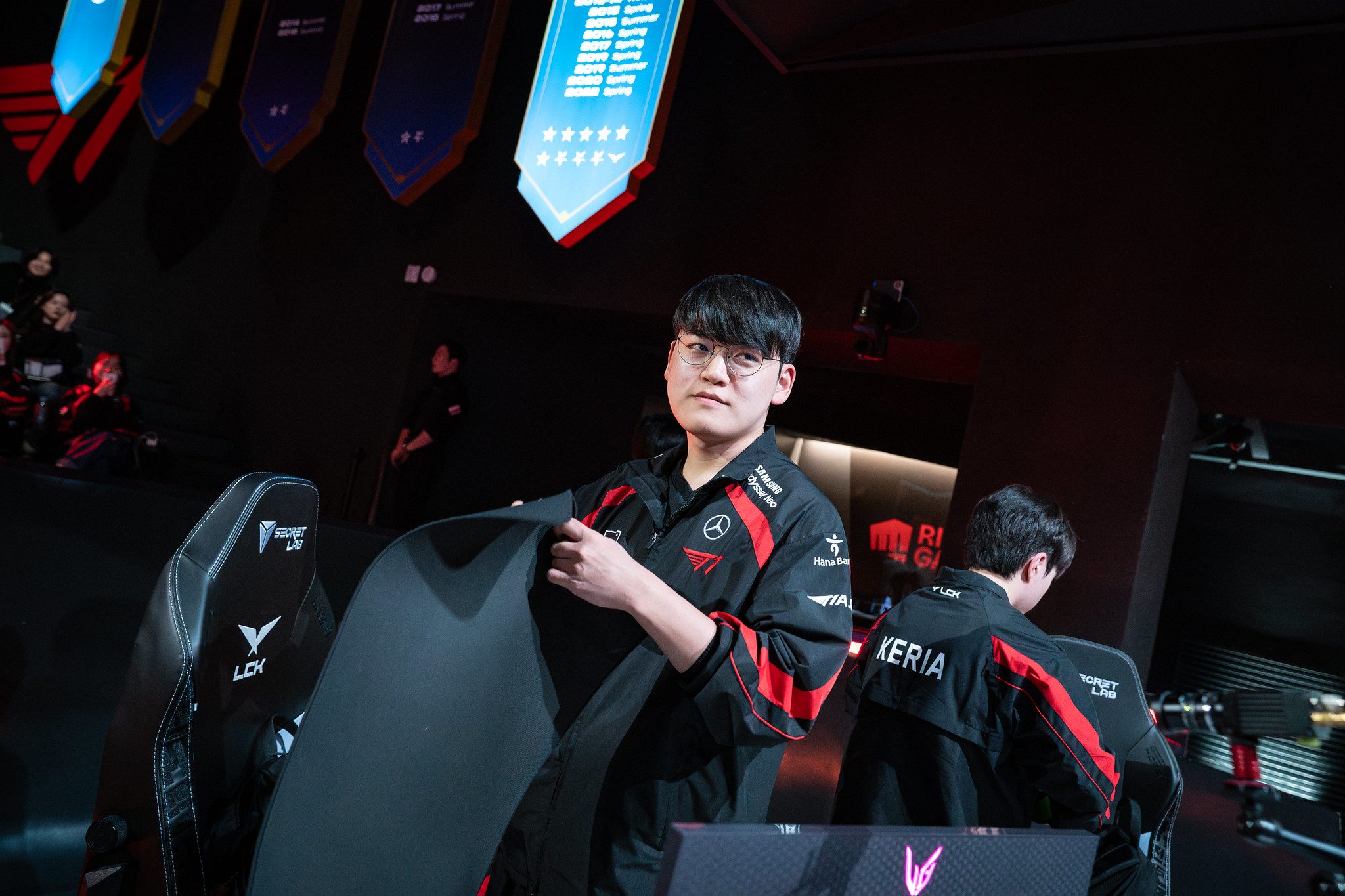 T1 secures the top position in the LCK Spring 2024 standings after 2 wins against DK and FearX