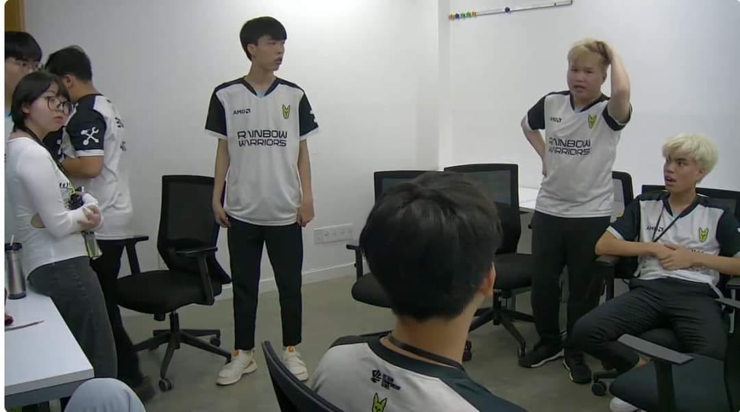 Rainbow Warriors of VCS also share the same predicament with World Champion EDG, having a record of 0 wins - 7 losses