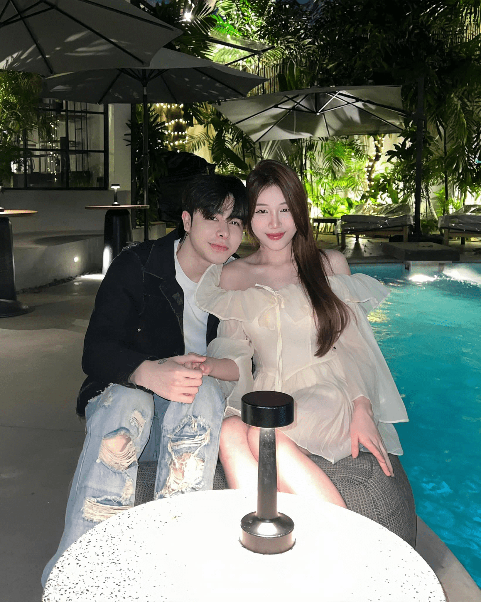 Zeros and Yogurt's relationship was rumored to have ended not long ago, and the girl herself indirectly confirmed it