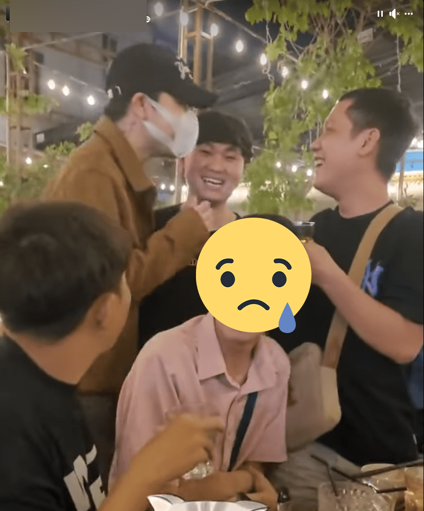 Zeros happily chatting with Celebrity and Teacher Ba