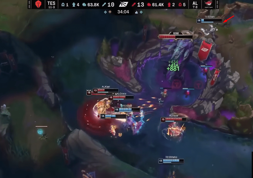 TES's team fighting coordination faces major issues as Tian or Creme have frequently positioned themselves poorly, leading to losses.