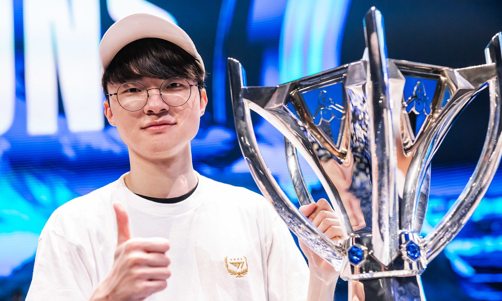 Faker and T1 won the World Championship in DK's worst season while also breaking Deft's record of 'oldest player to win a World Championship'