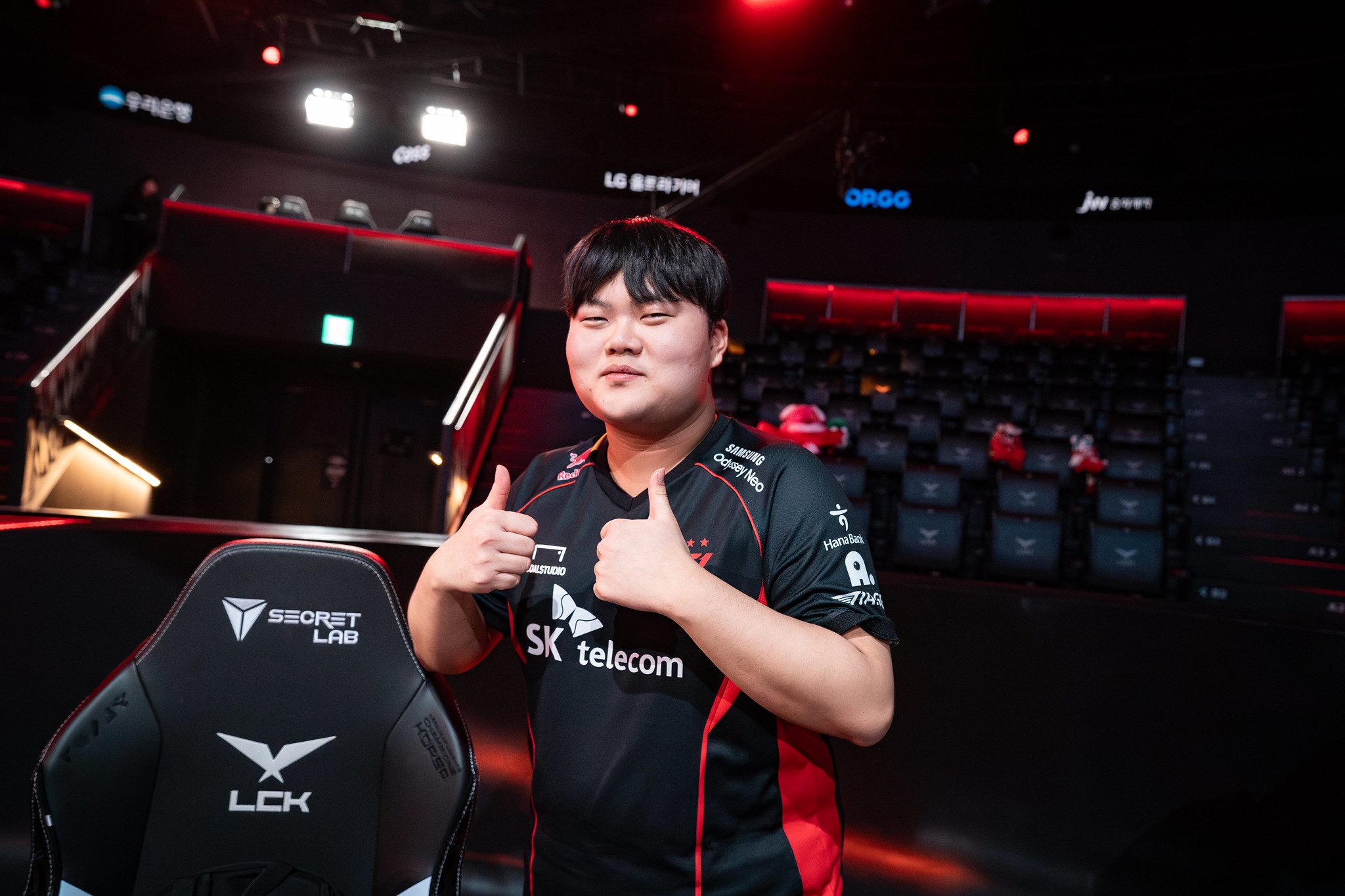 This is definitely a 'more precious than gold' compliment for Guwon on his career journey