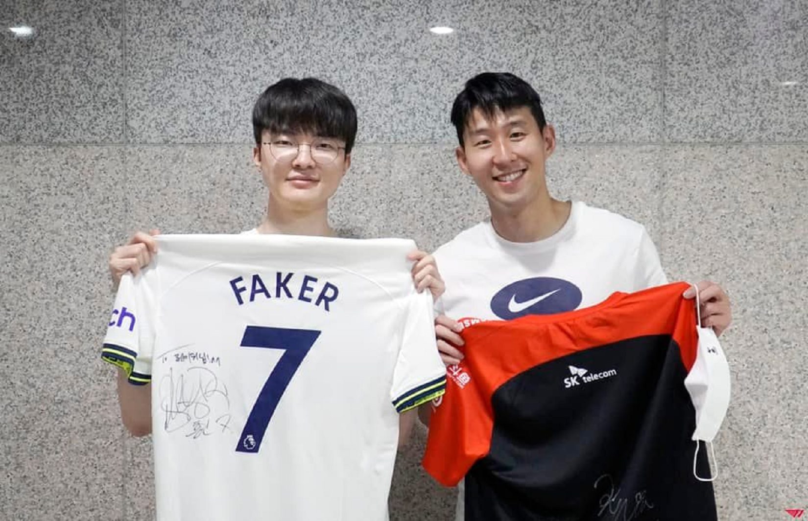 Faker and Son Heung-min are two of the five figures chosen by Korean media as 'the five national treasures of Korea'