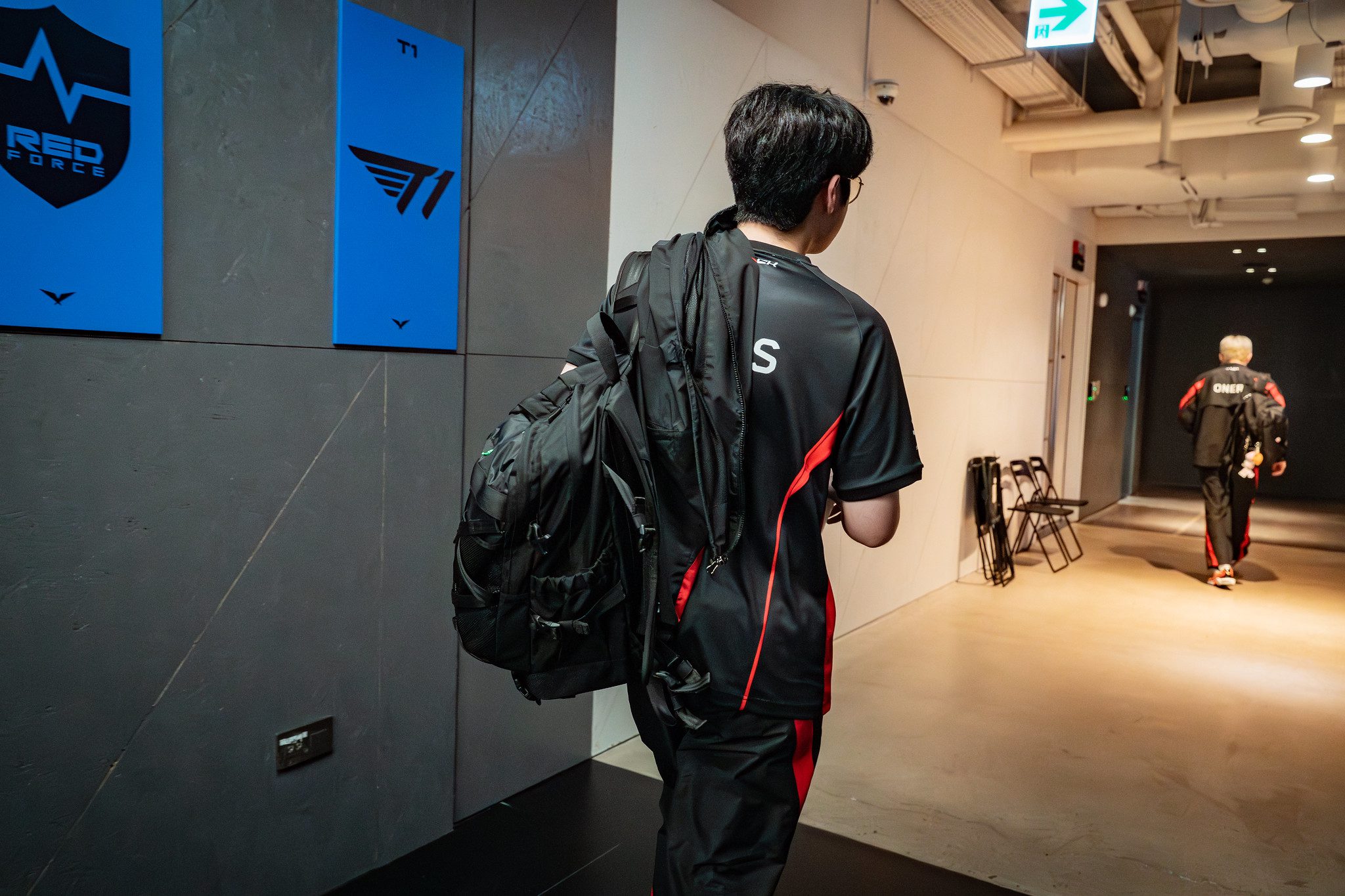 T1's gameplay has become predictable after many matches, especially against stronger or evenly matched opponents