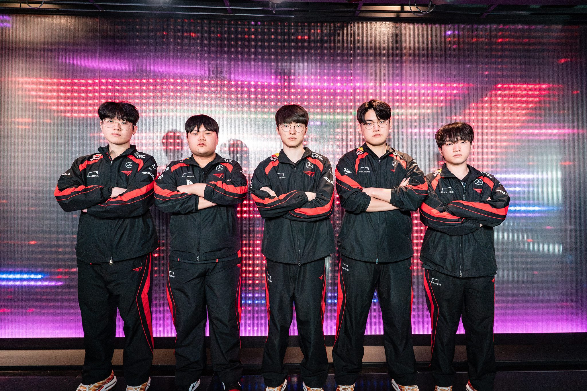 Guwon achieves victory on his LCK debut with generous support from his seniors