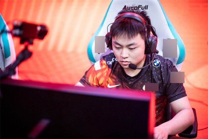 Bo was once involved in match-fixing and banned from all League of Legends activities, including livestreaming