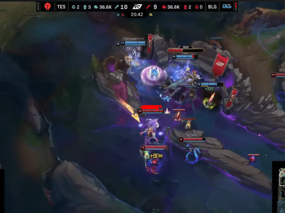 In game 3, when the match was at a standstill, Knight made a glaring positional mistake and got hit by the opponent's Enchanted Crystal Arrow, causing BLG to lose the fight and the third game