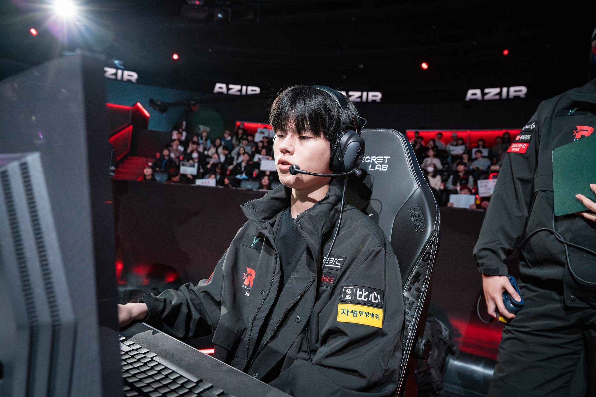 Deft becomes the target of criticism