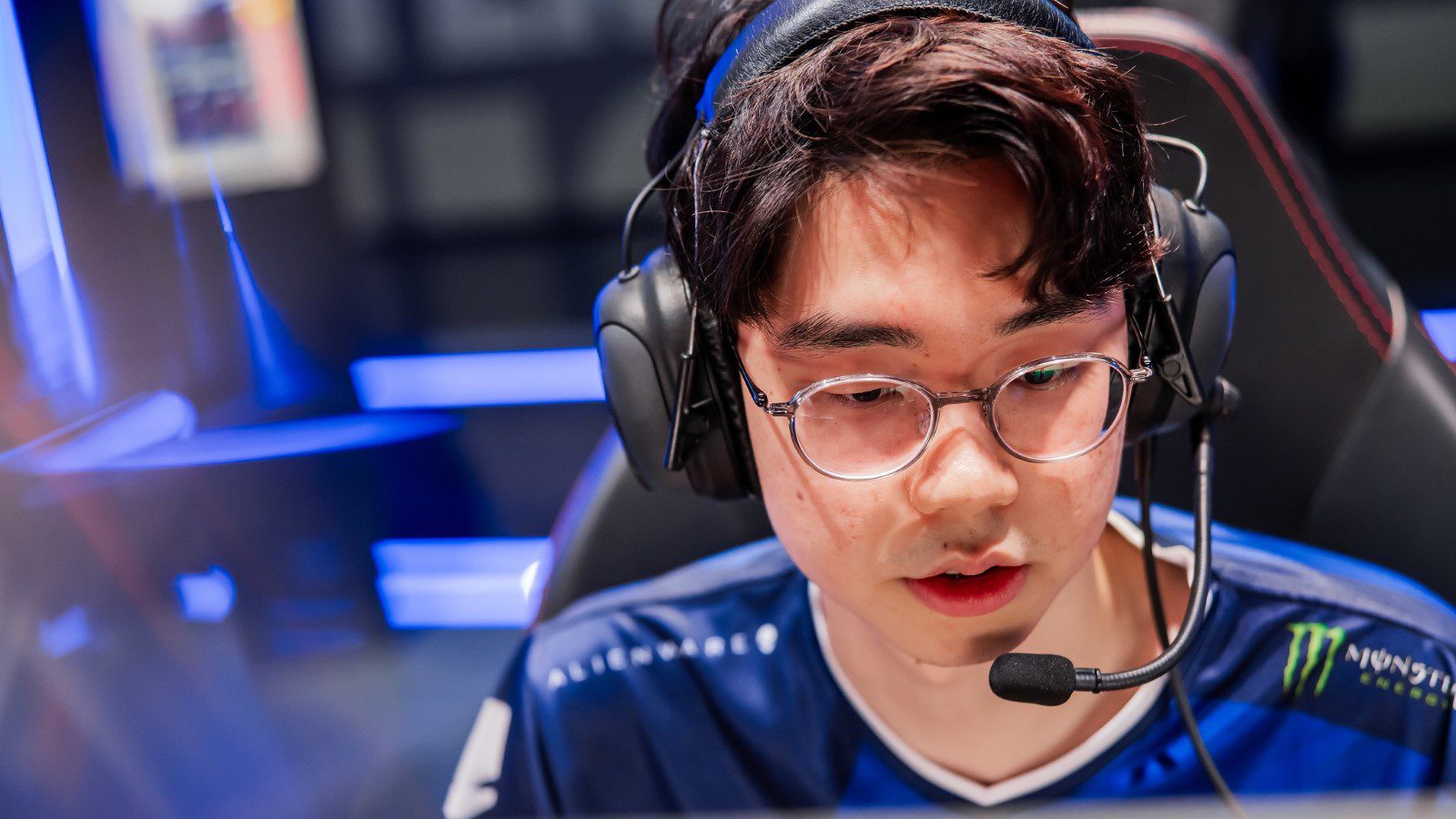 UmTi's international competition experience is zero, yet he is ranked too high