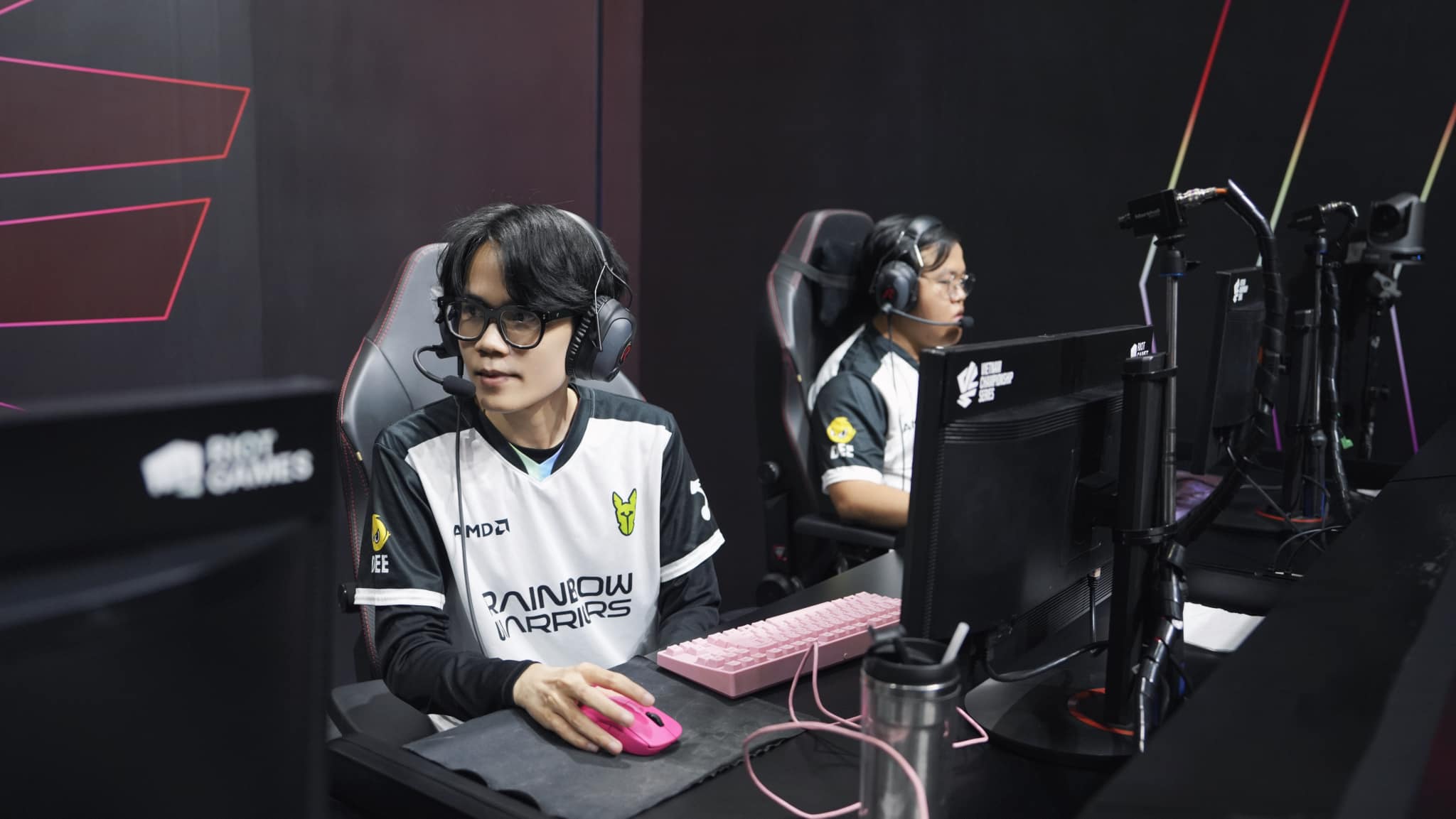 EasyLove is the first VCS player to win a tournament after finishing the group stage in last place
