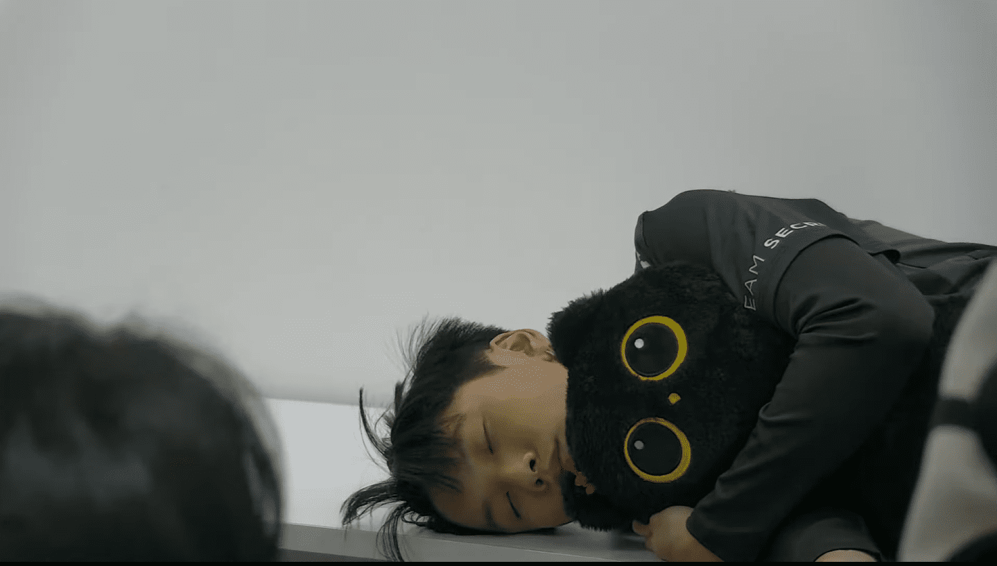 TS player fell asleep in the waiting room