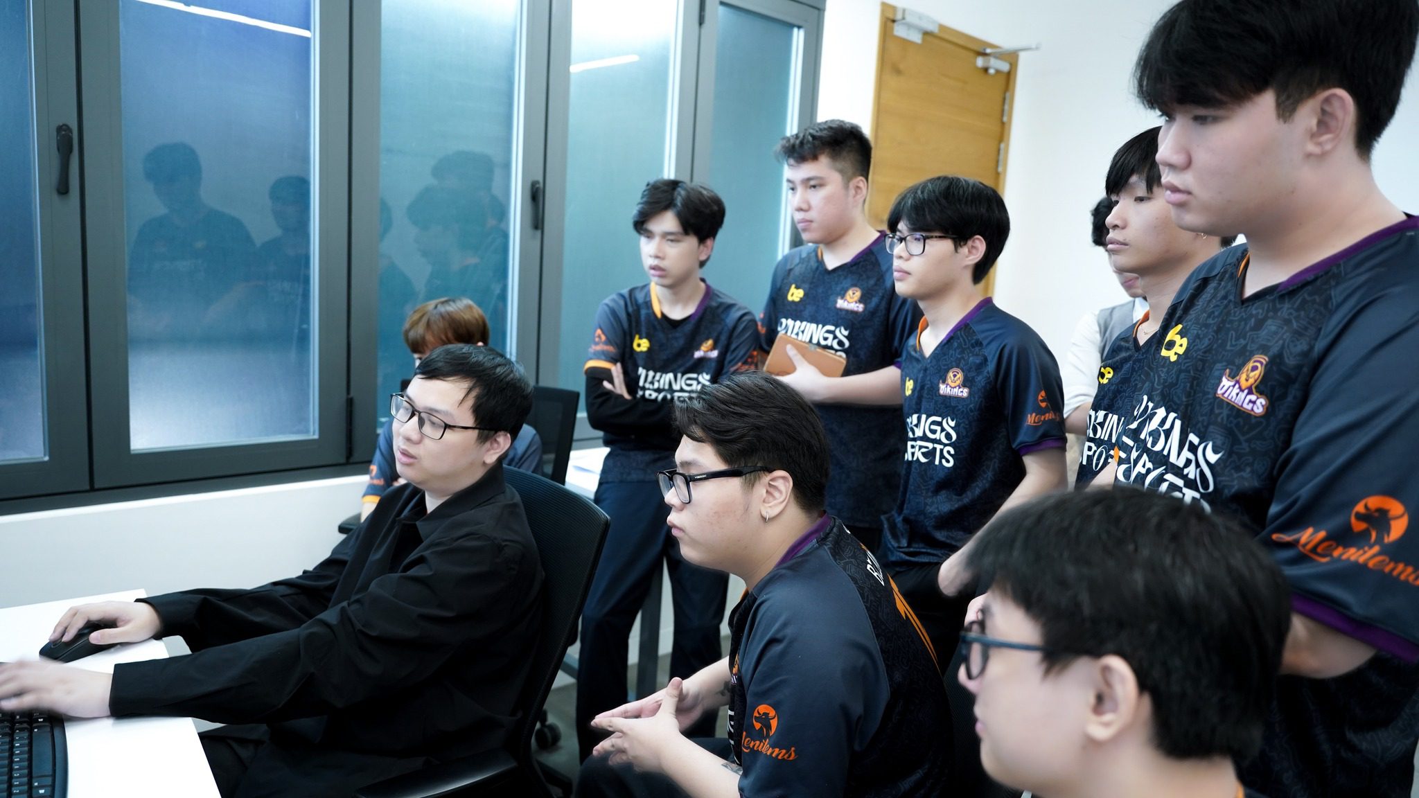 SofM's ability to read the game from the ban-pick phase will be a powerful weapon for VKE to 