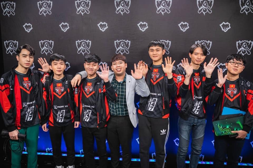 The original photo with all members