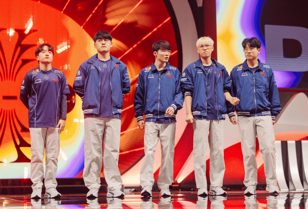 T1 had a rather easy 2-0 victory against FlyQuest to advance to the Knockout Stage