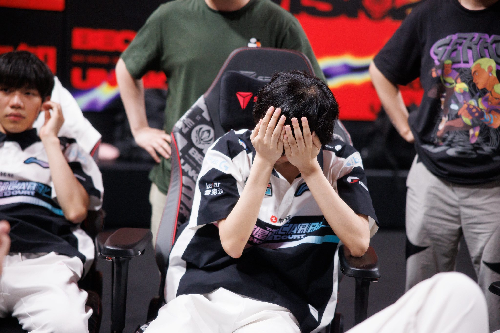 Gen.G played well, but BLG also self-destructed many puzzling plays.