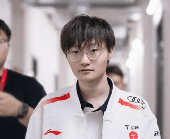 Reports from the LPL indicate that Tian is involved in a new internal conflict at TES