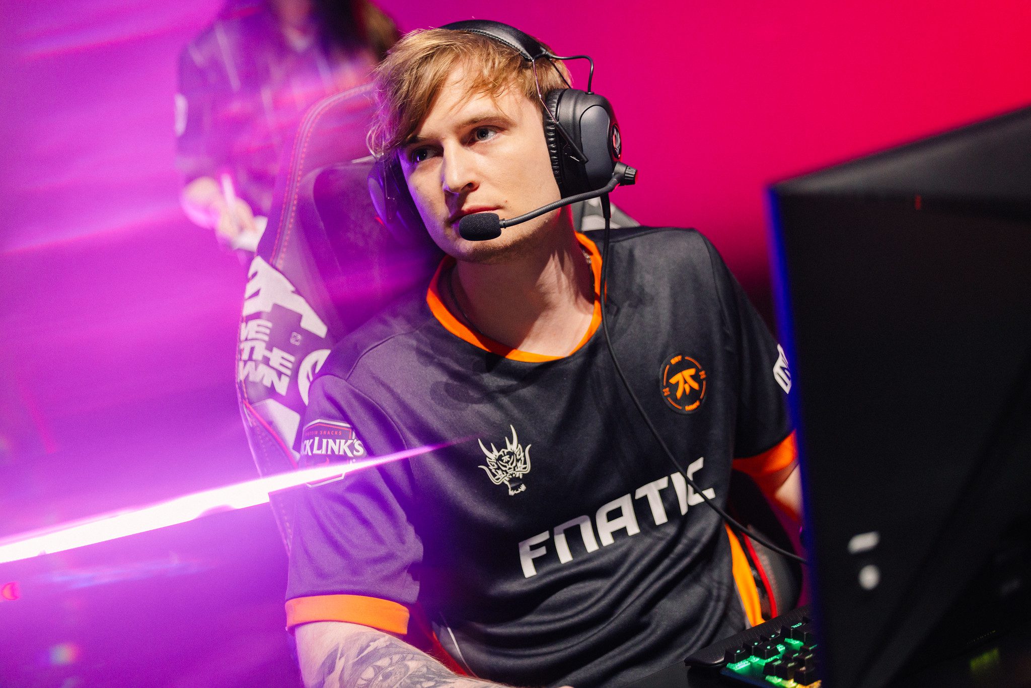 Clearly, in terms of investment, GAM has fallen far behind FNC even before the match started