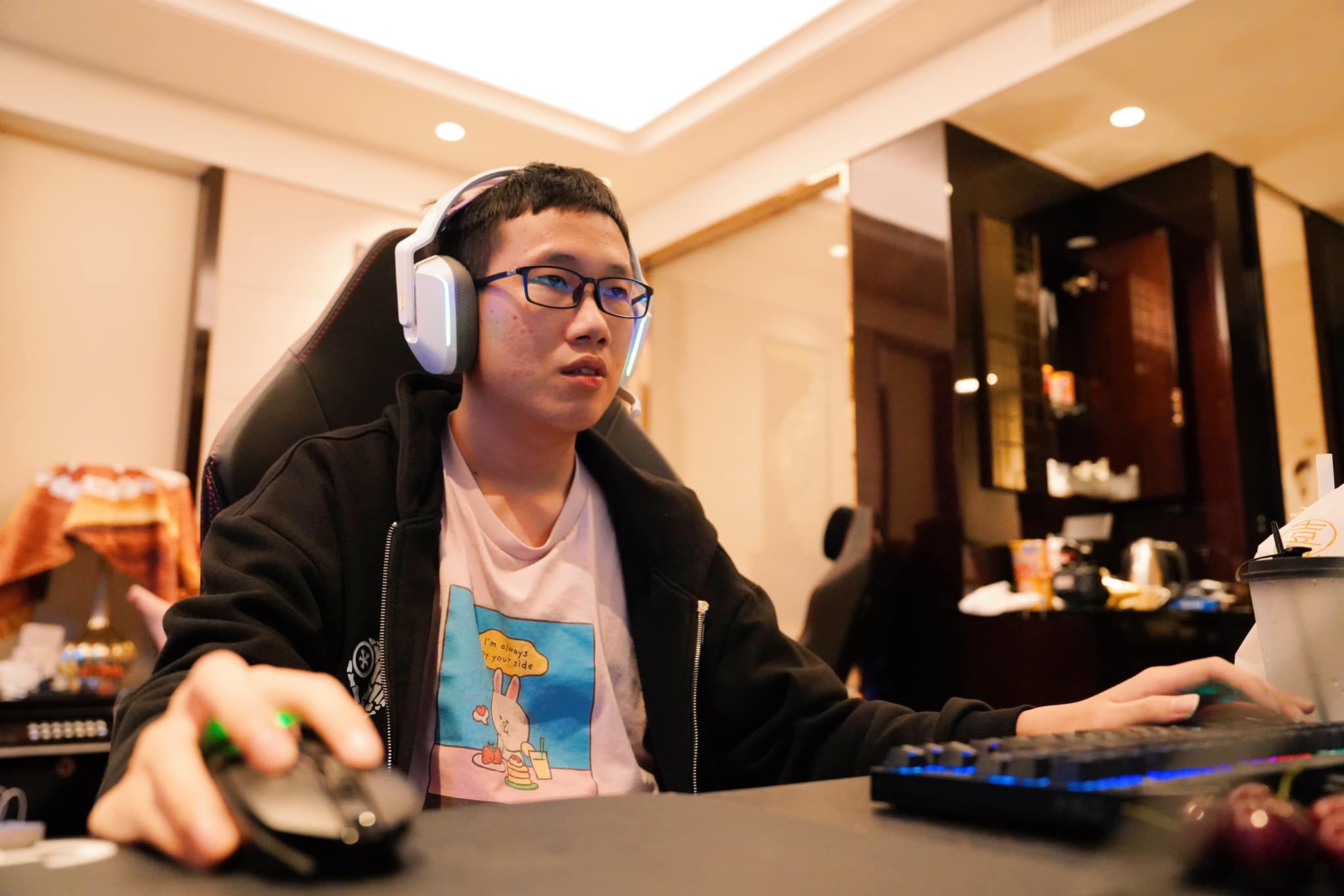 The reason is perhaps that Kiaya's role is significantly more important to GAM than that of his peers, being the decisive factor in GAM's success or failure