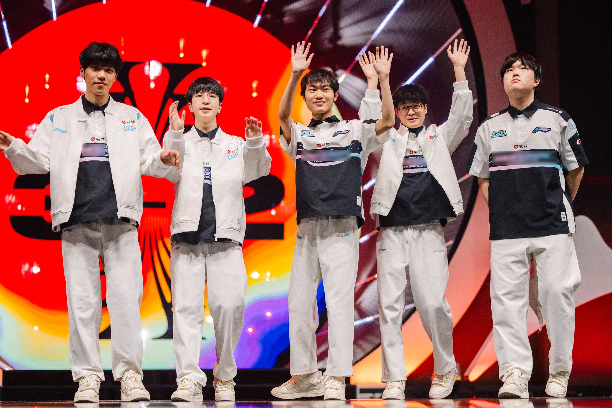 BLG struggles to overcome PSG