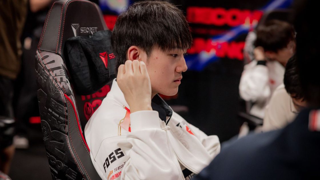 Jackeylove is currently the only player in the world to hold this forgettable 'achievement' at this time.