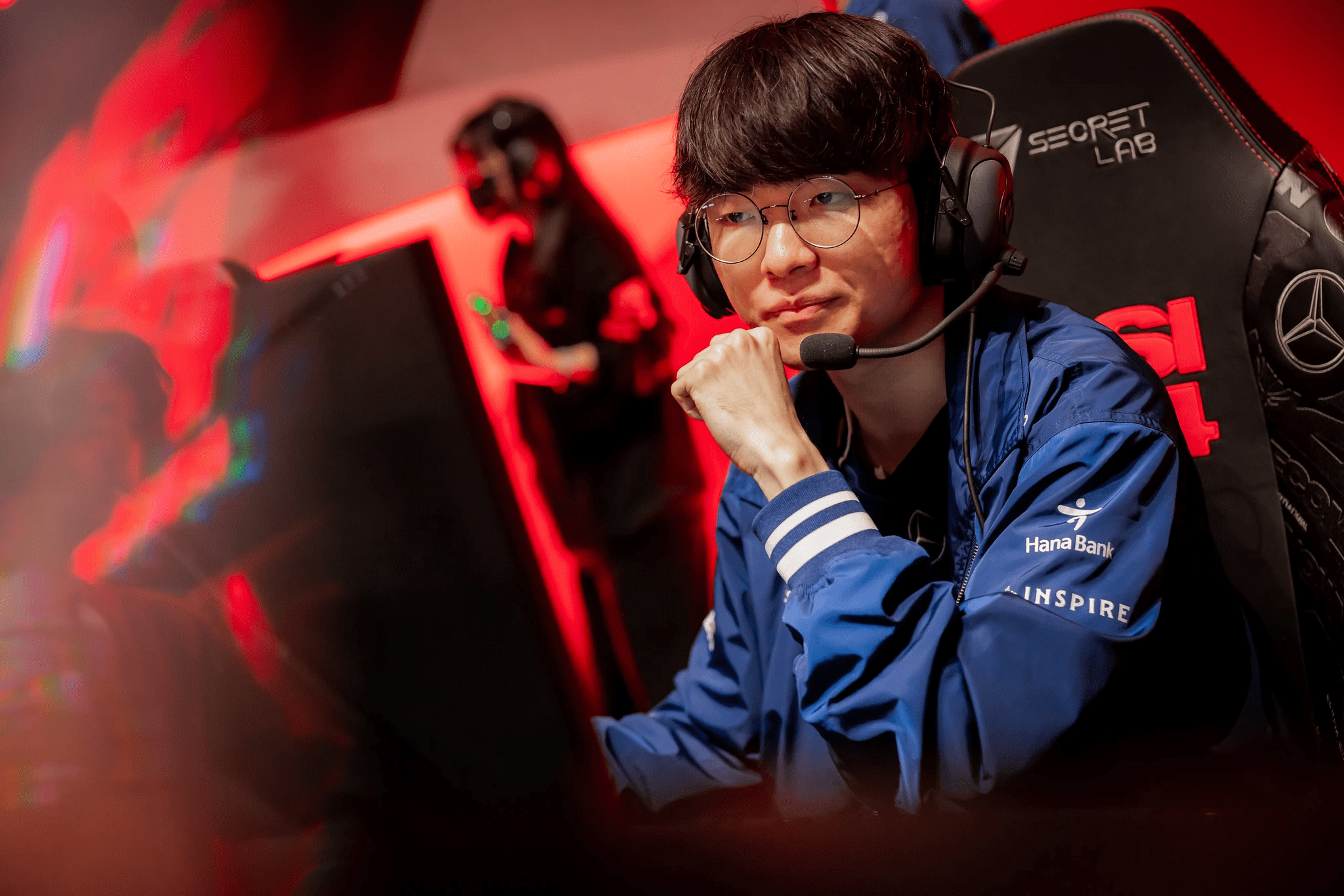 T1 players cannot perform normally when opponents continuously swap lanes, causing T1's champions to be countered