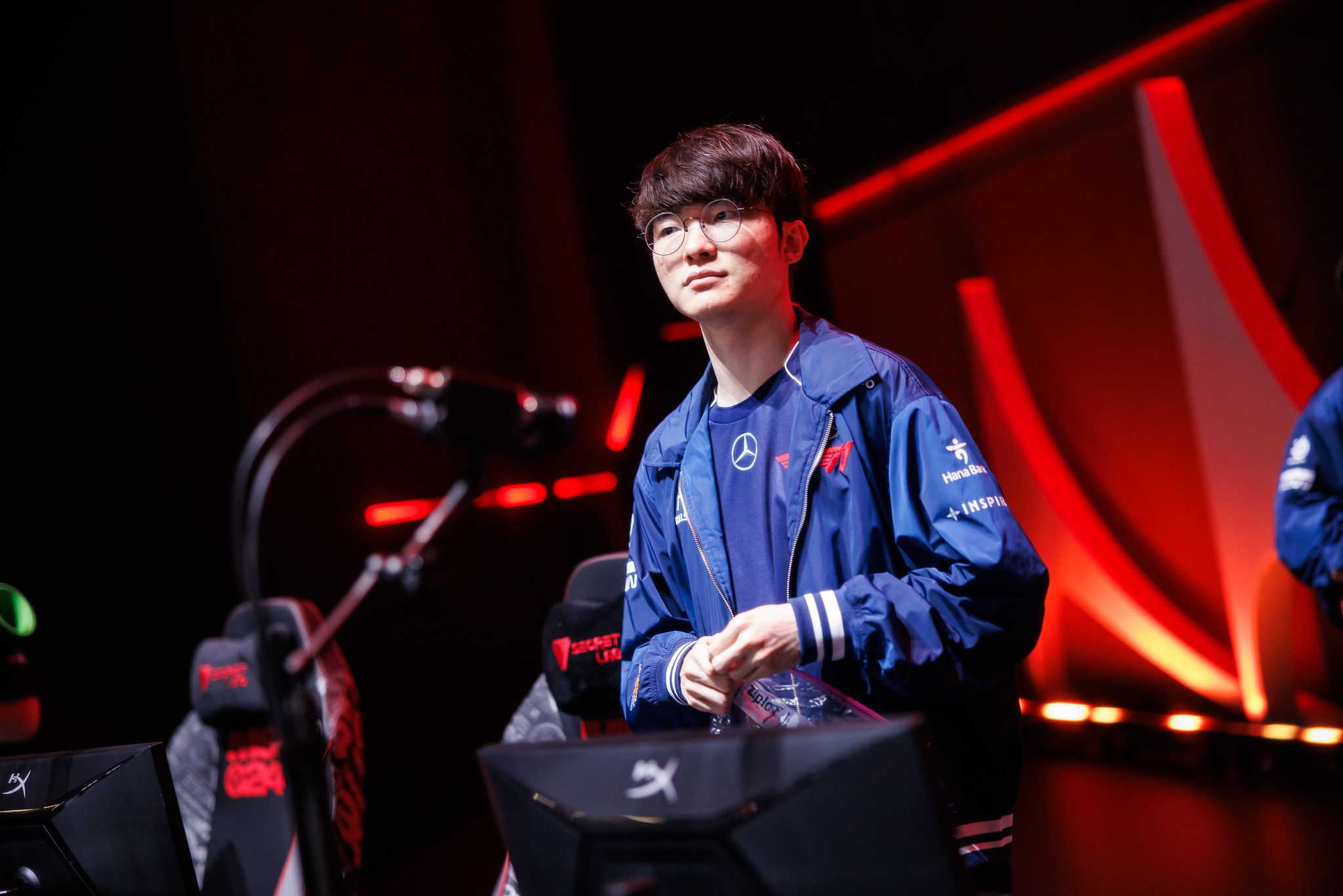 T1 is predicted to face difficulties, possibly losing to G2
