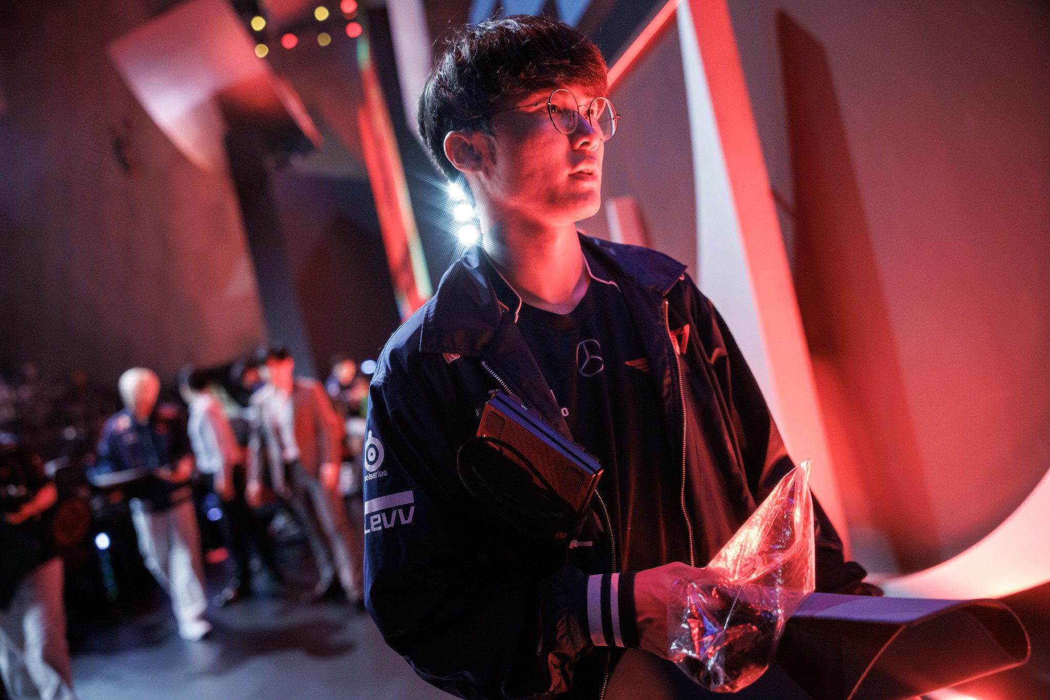 For top-tier players like T1, not being able to become champions can also be seen as a failure