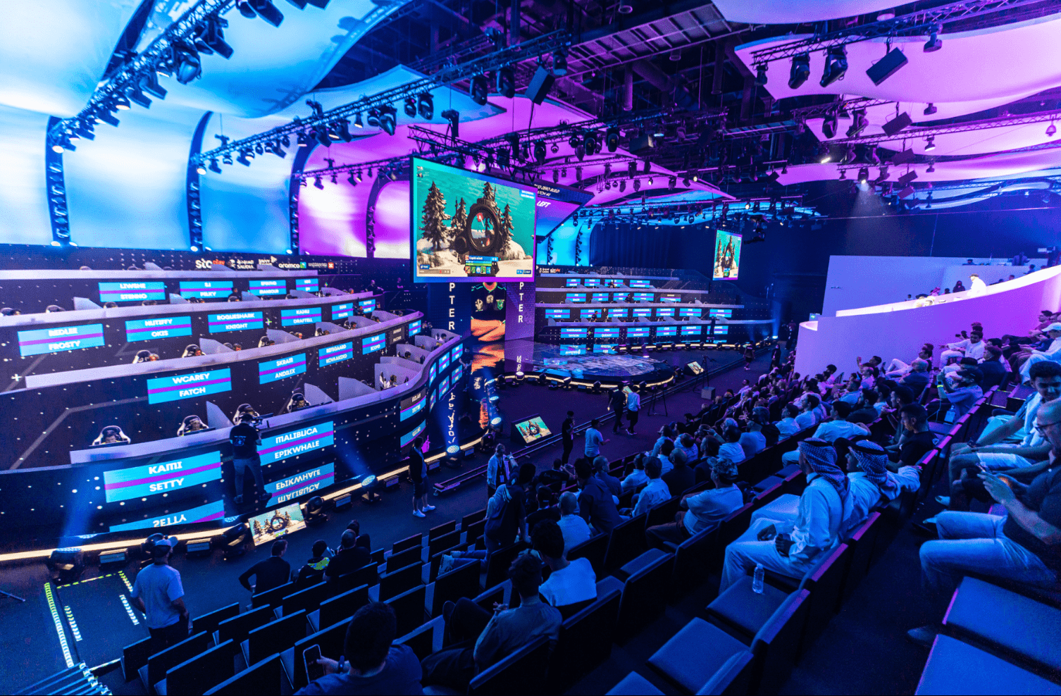 Previous Esports tournaments held in Saudi Arabia always featured modern stages, eye-catching designs with incredibly extravagant setups