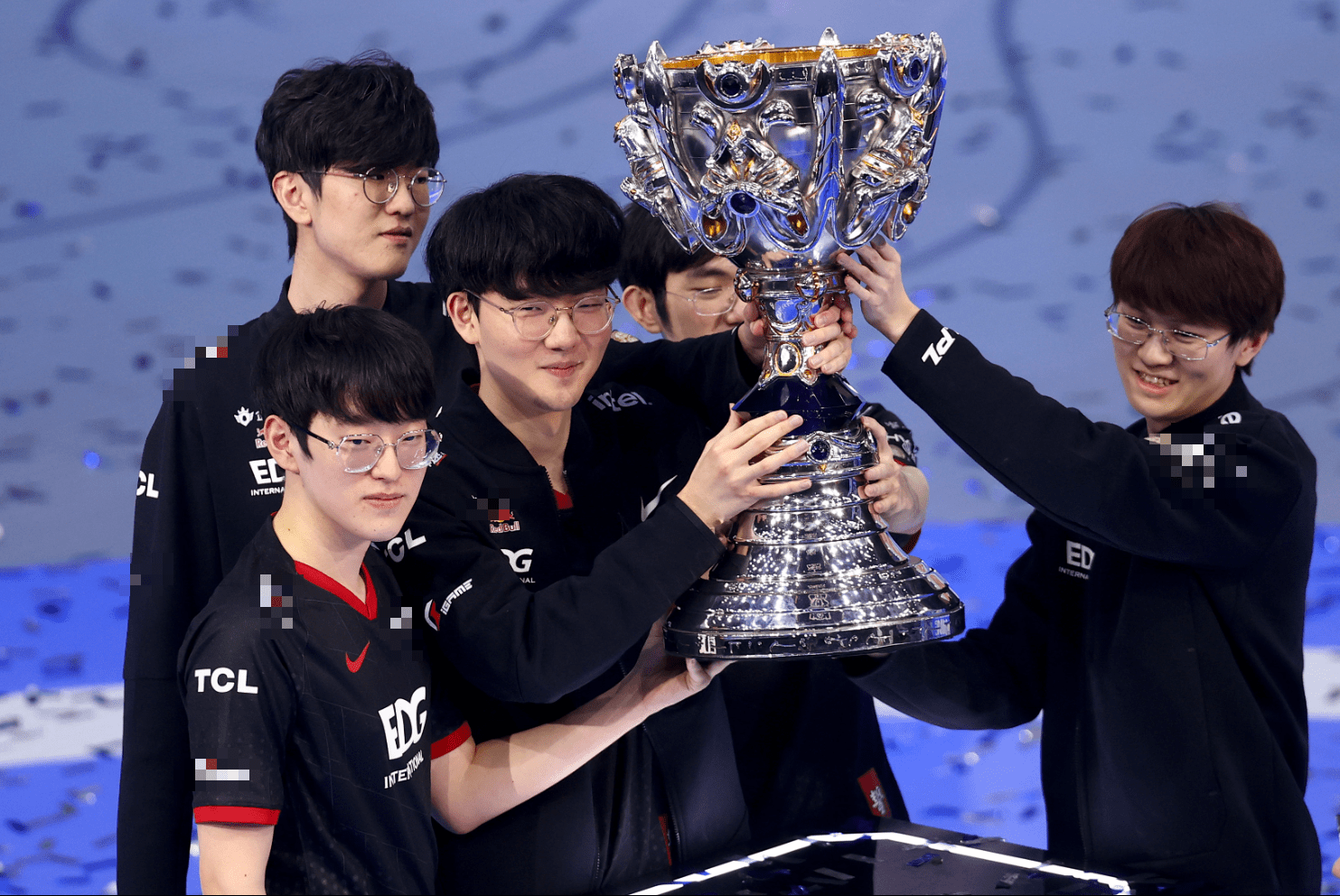 EDG was once the pride of the LPL region with the 2021 World Championship title