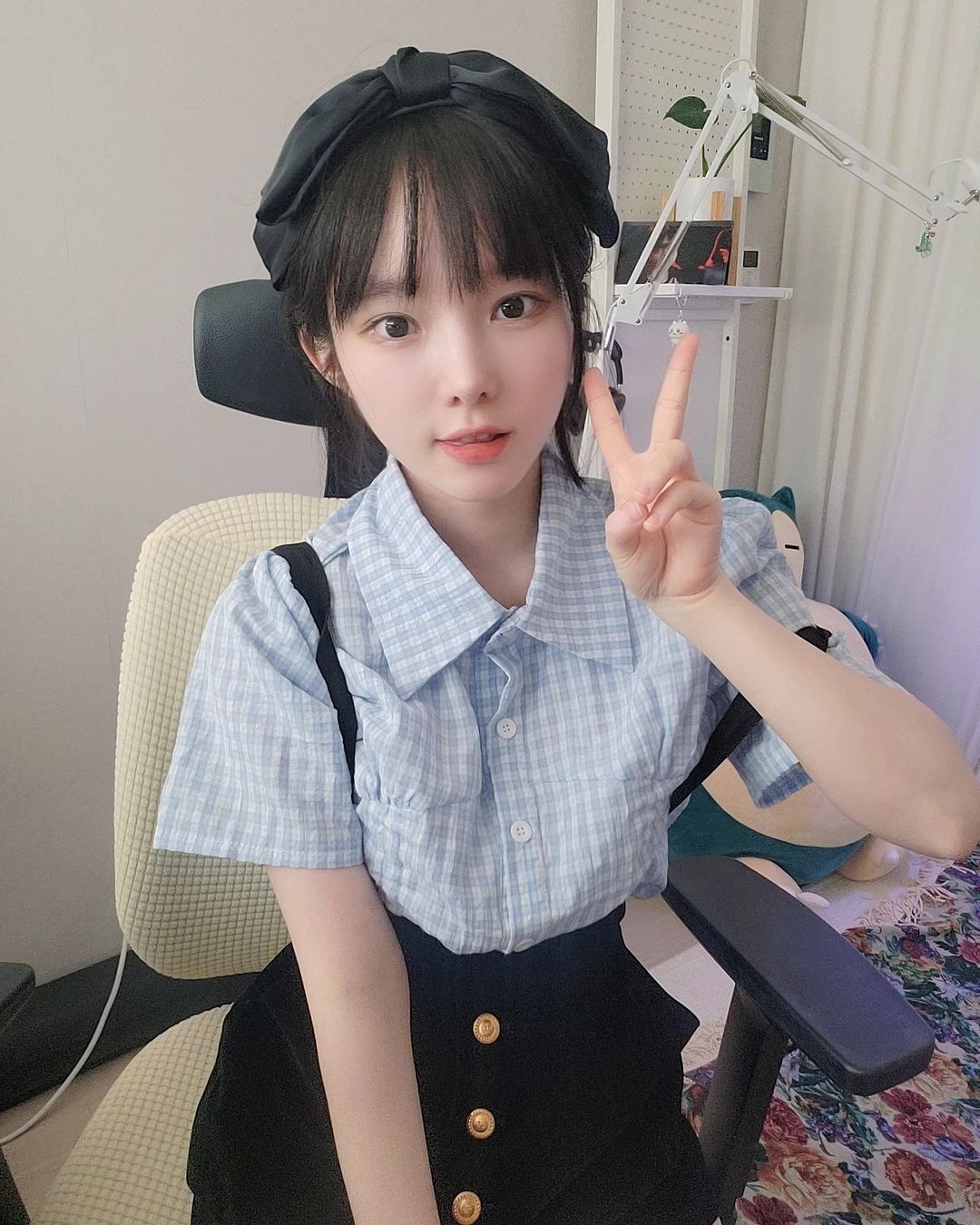 Cute and modest style on air