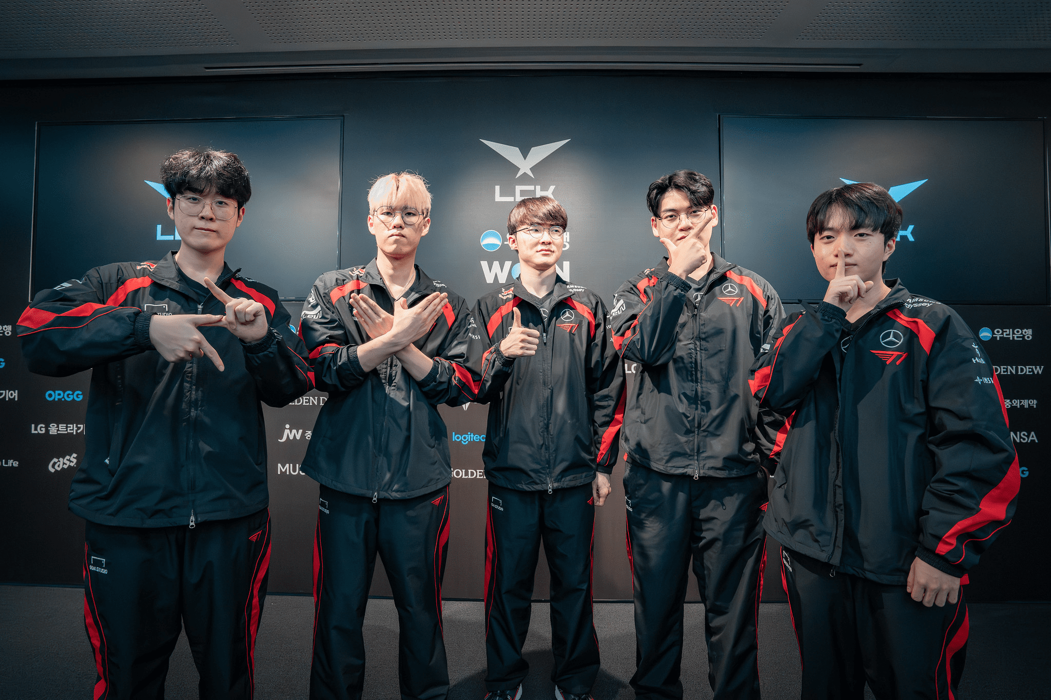 There is information that all T1 members received HoL skins