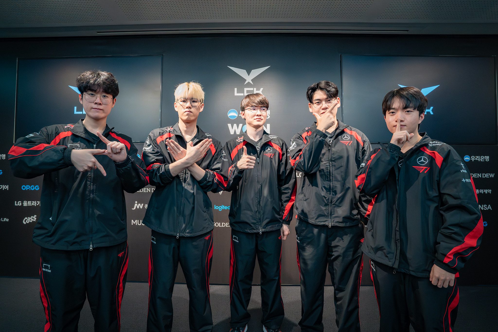 According to some information, T1 members were gifted this skin line for free