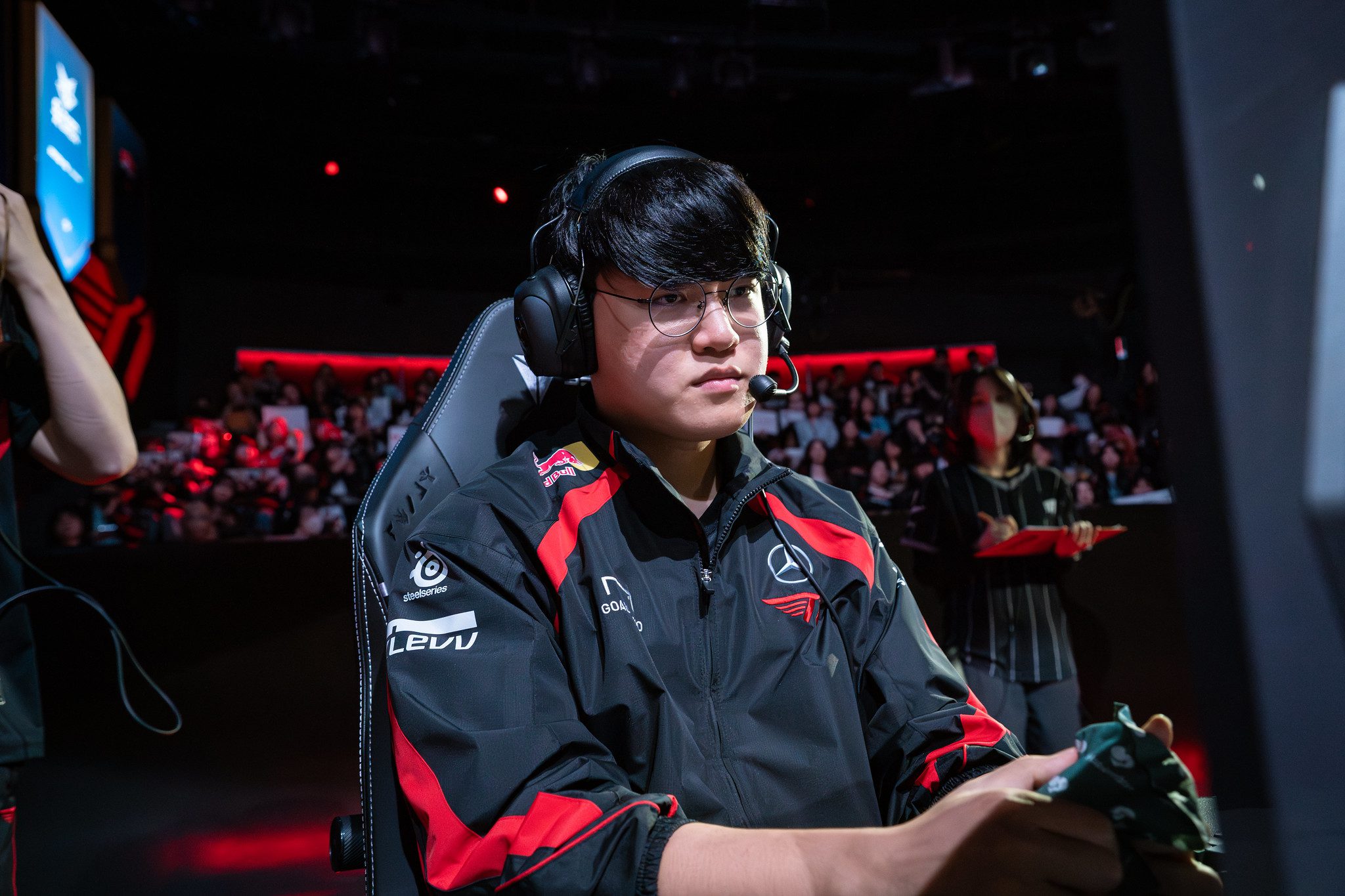 T1 is clearly demonstrating a slow adaptation to the meta or various strategies of their opponents