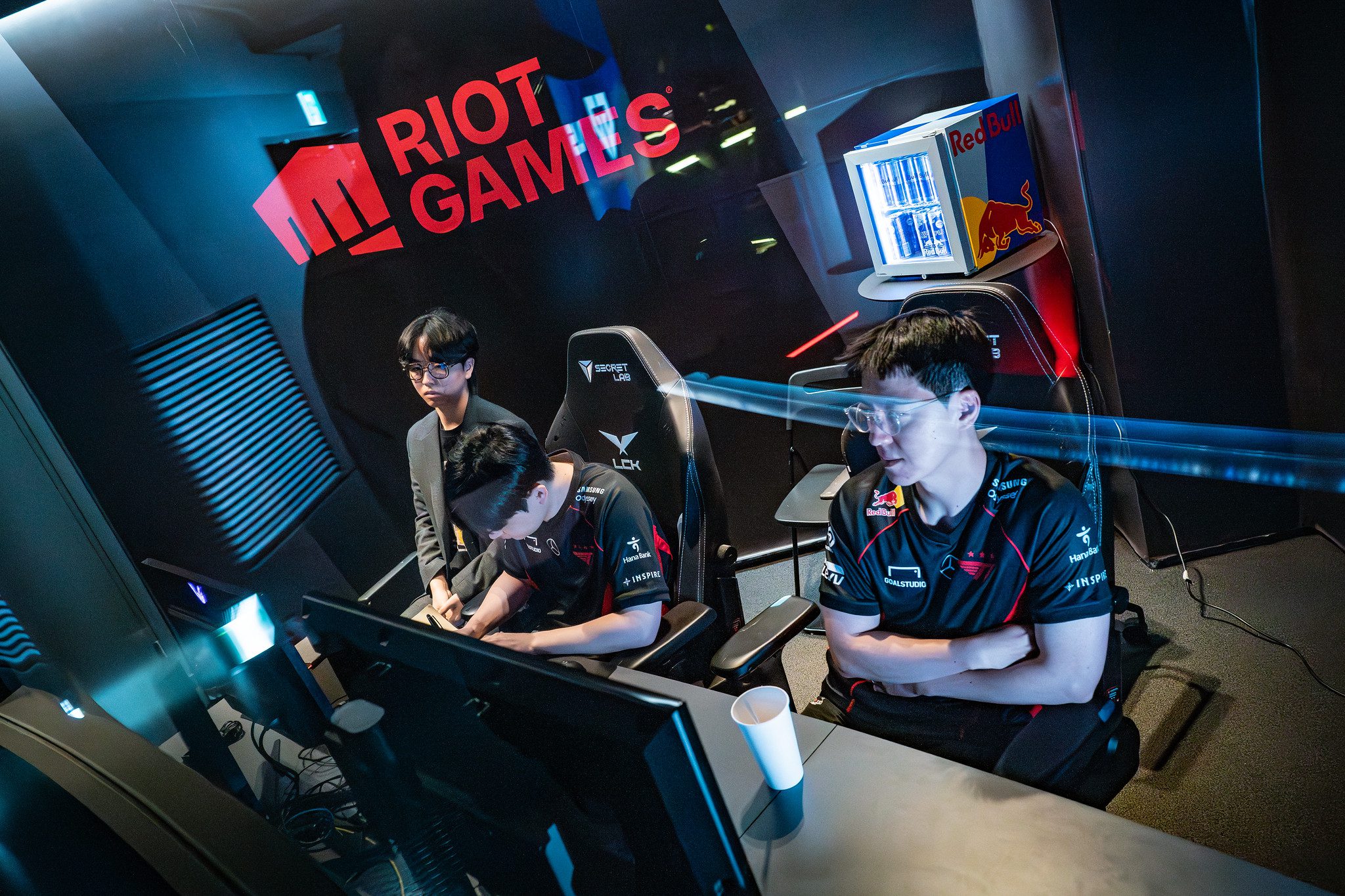 T1 almost always allows opponents to have strong or favorable picks and then tries to counter