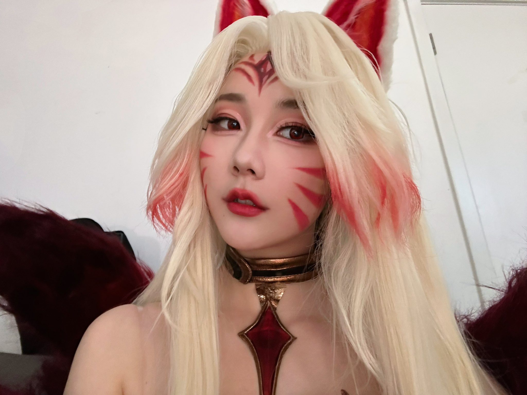 She transformed into Ahri HoL