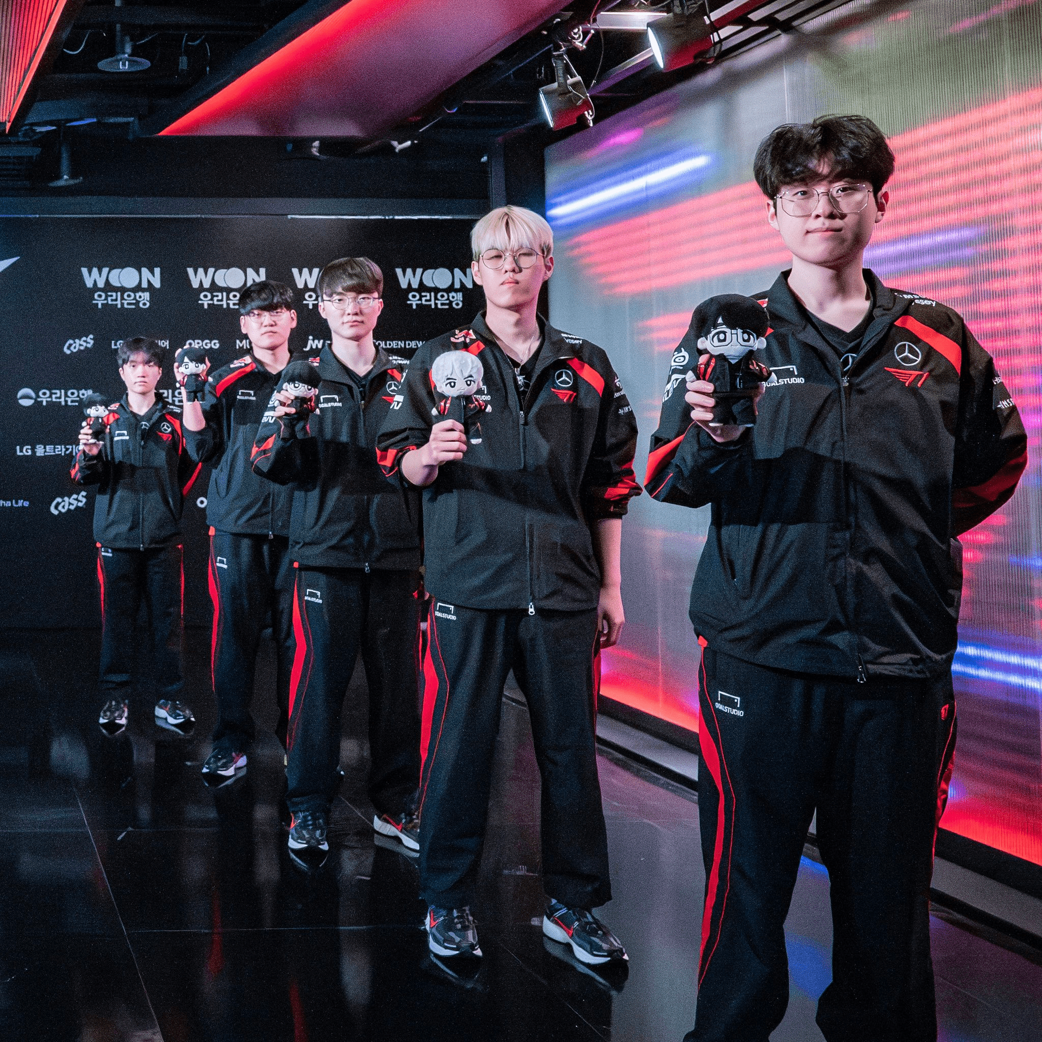 T1 is always a name that attracts views in the Esports community in general and League of Legends in particular