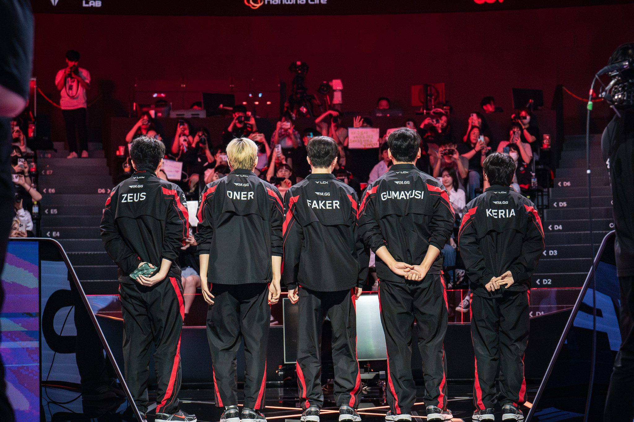And T1 is also the first team to lose at home in LCK history