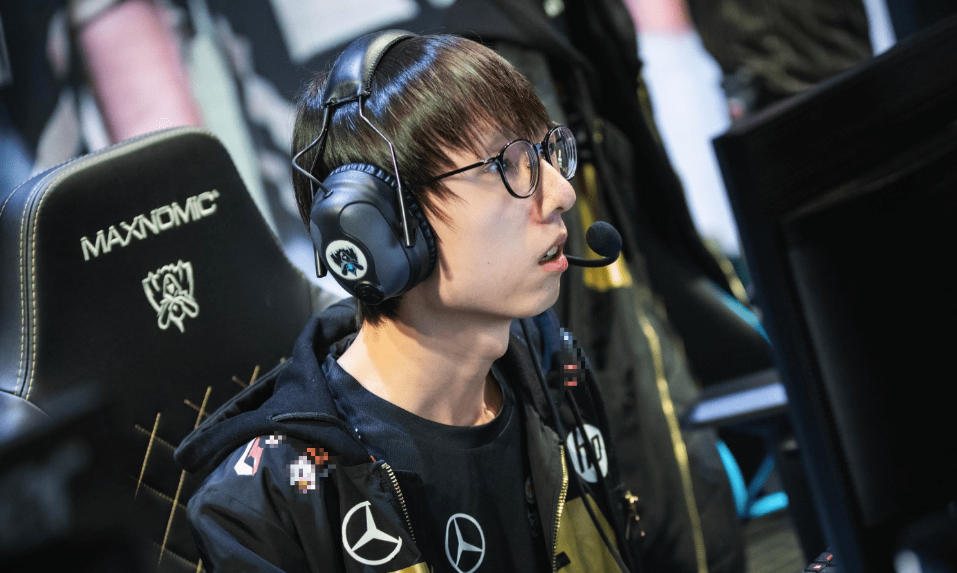 In the past, RNG was even sued by former player MLXG for long-term salary debts