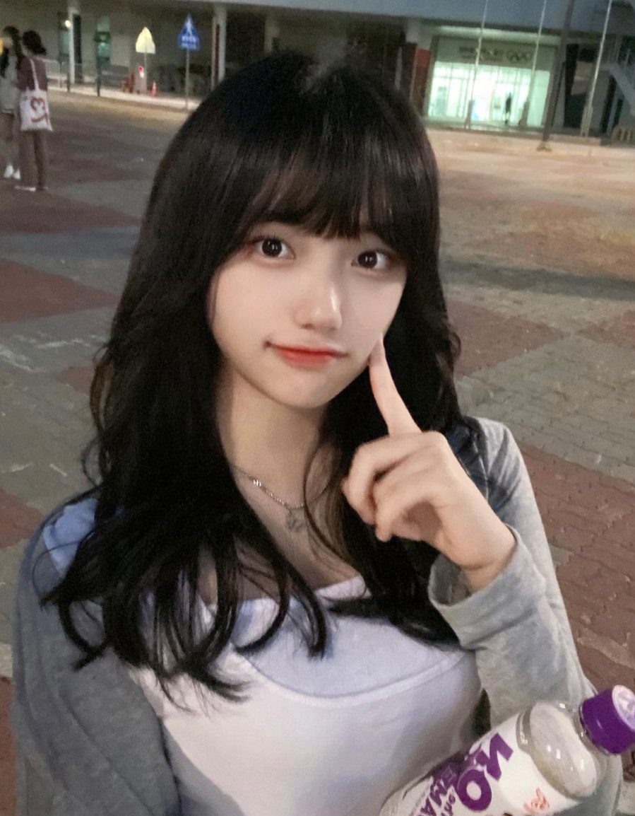 Hyera possesses a cute and lovely appearance