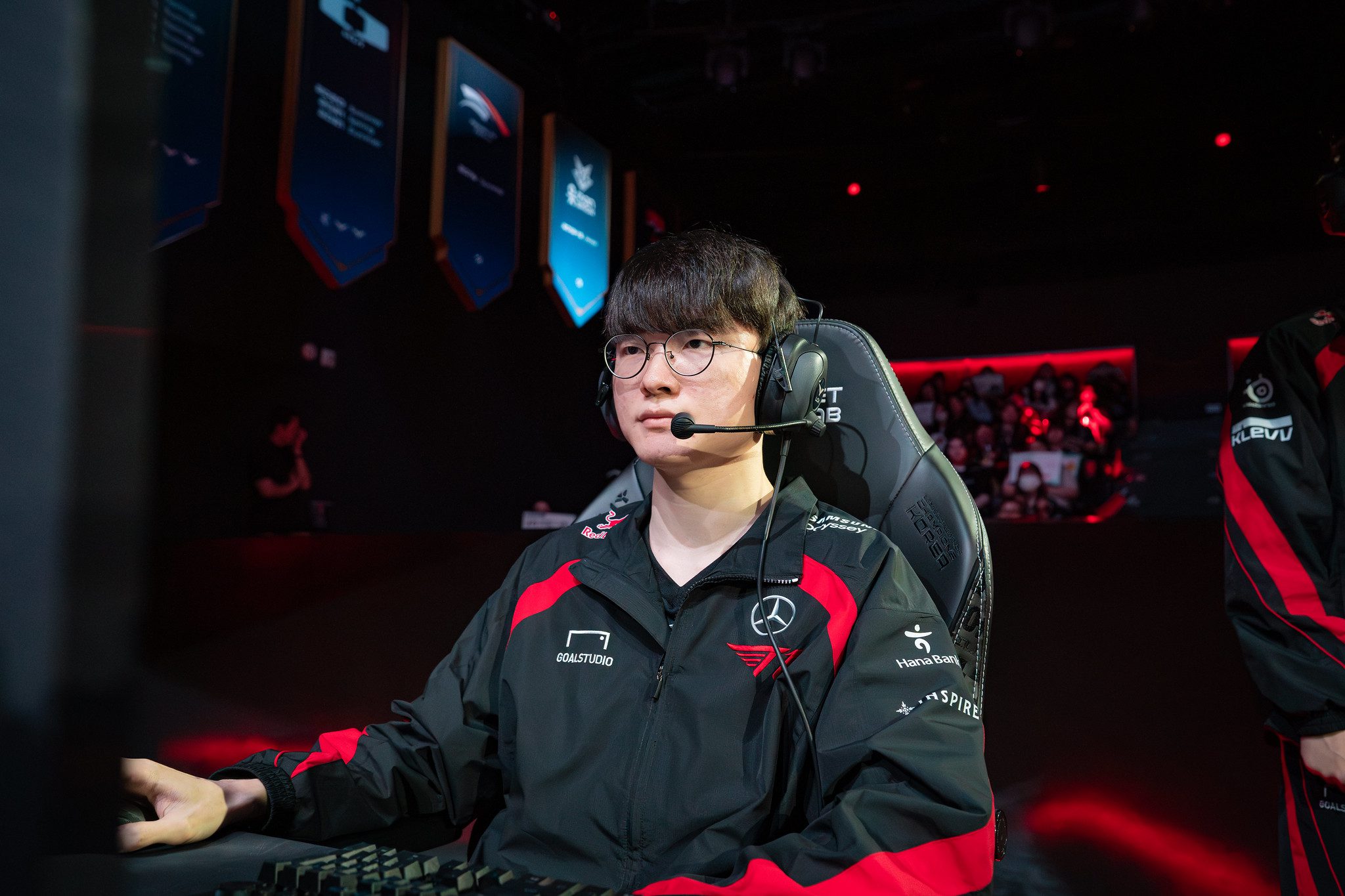 But Faker also has to admit that T1 is performing very poorly in addition to the meta issues