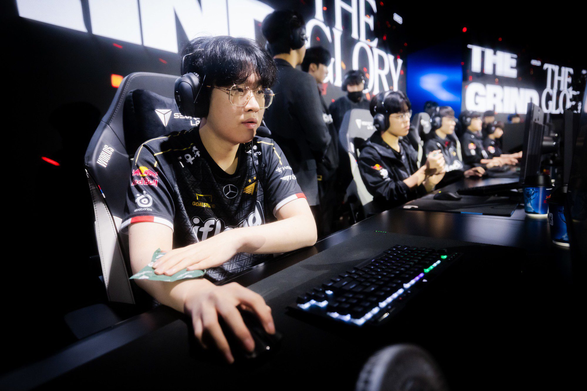 Scrims between rival teams are not uncommon in the professional League of Legends environment