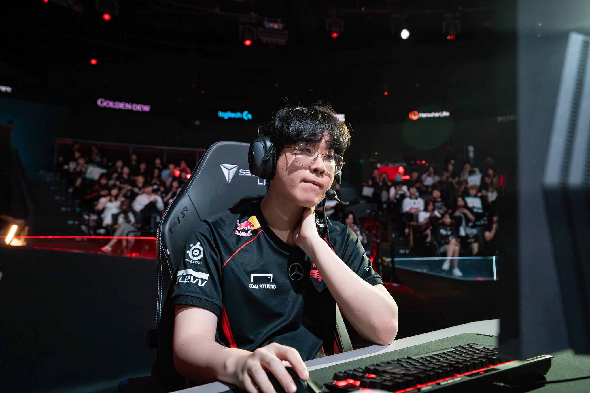Zeus is viewed as the player who underperformed the most in the match against HLE