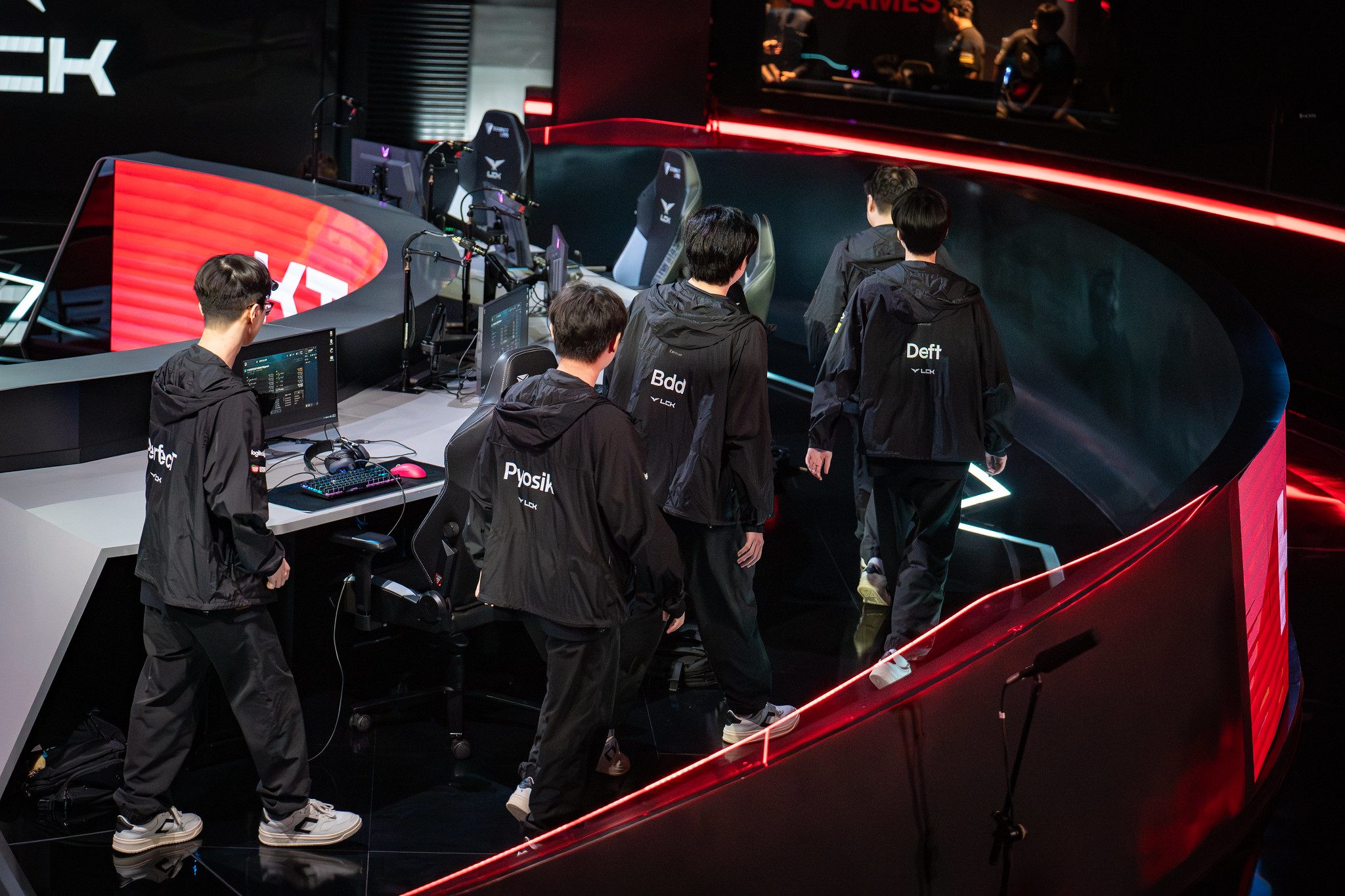 Many fans believe that it might be time for Deft to retire