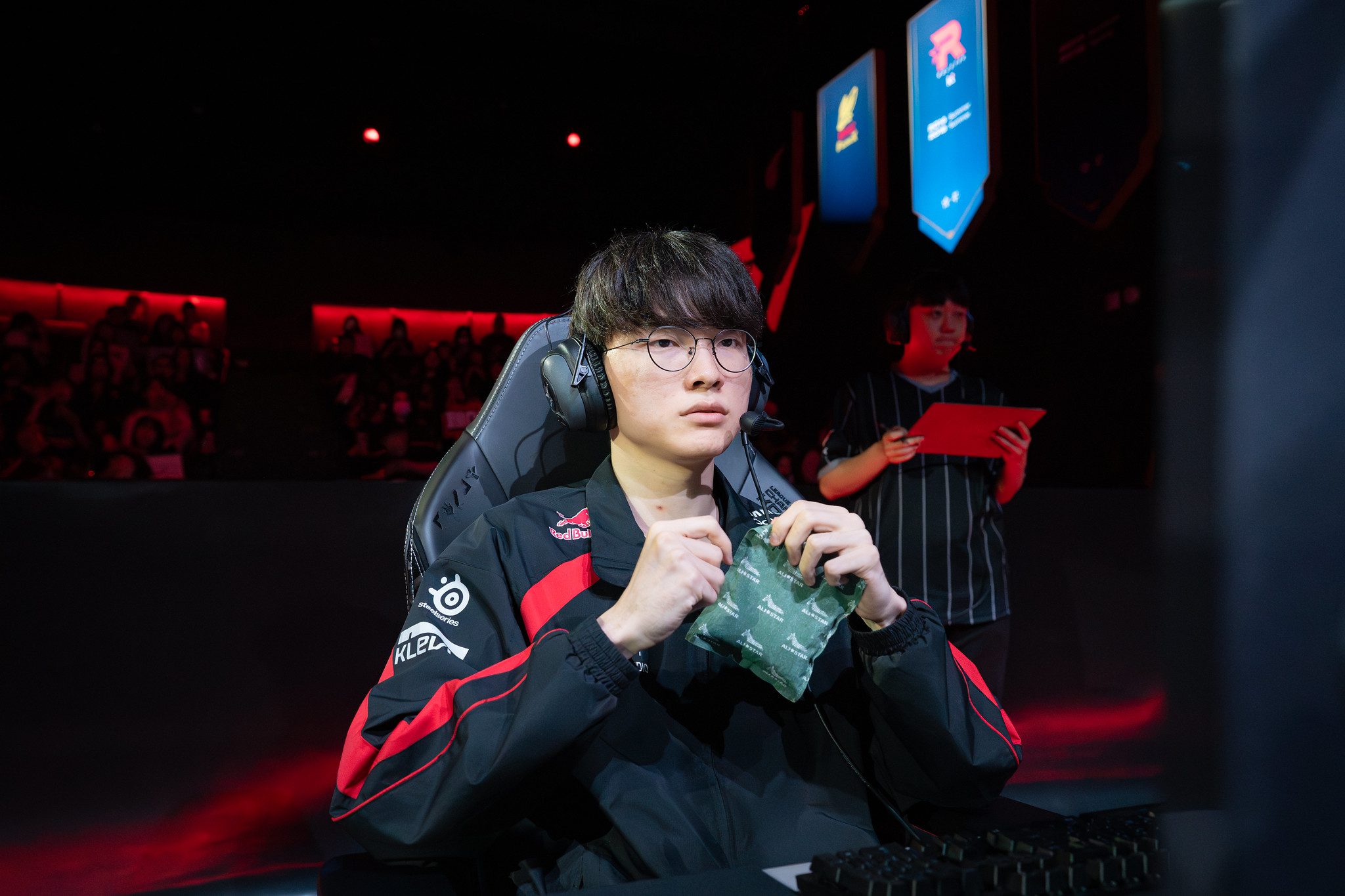 Faker is under a lot of pressure, from himself, T1's performance, and from fans
