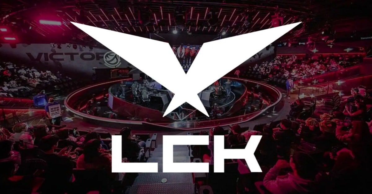 But there are also players from teams that have been eliminated, so the chances for fans to get their favorite player's card are very low