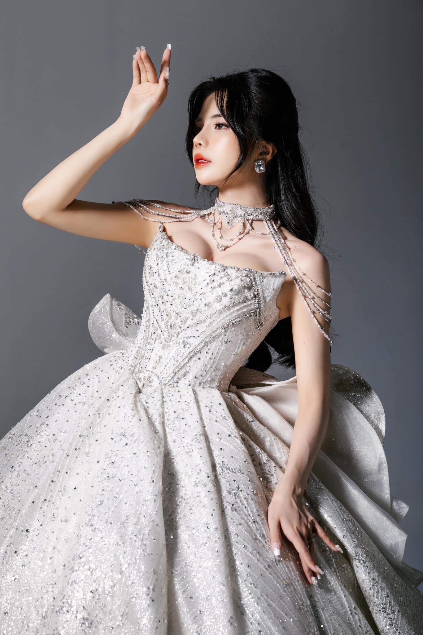 The most prominent female host of VCS today - Mai Dora