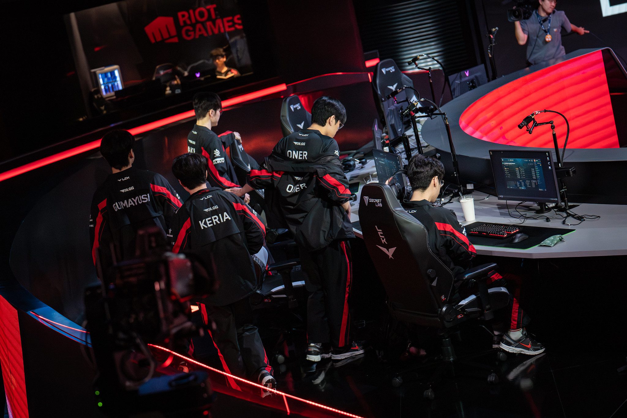 T1 prepares to enter the crucial phase of the Summer 2024 tournament against KT