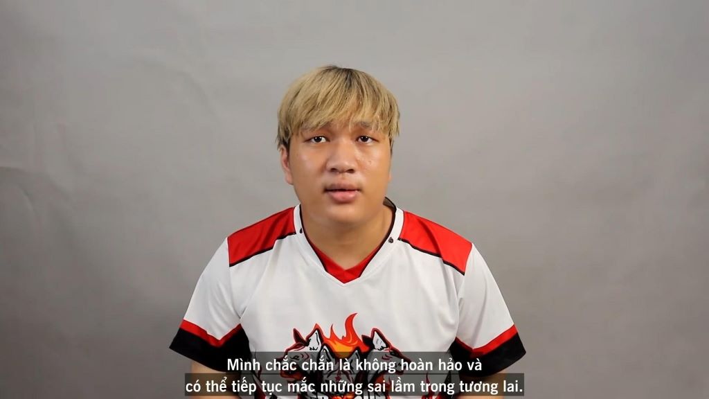 One of the iconic images of EGO during the period when he slid from the peak to the abyss in a short time